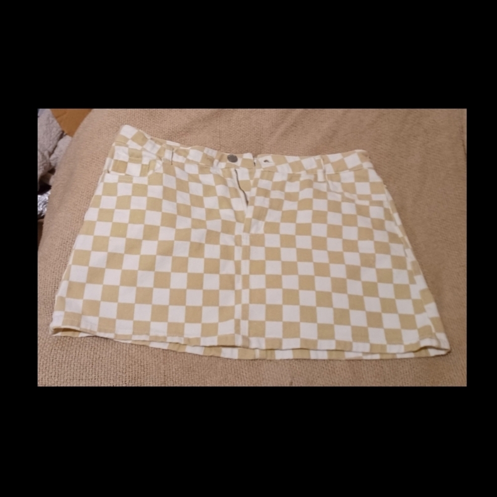 RSQ Beige White Checkered Mini Skirt Women's 28 Skater Rocker Punk Cute Trending